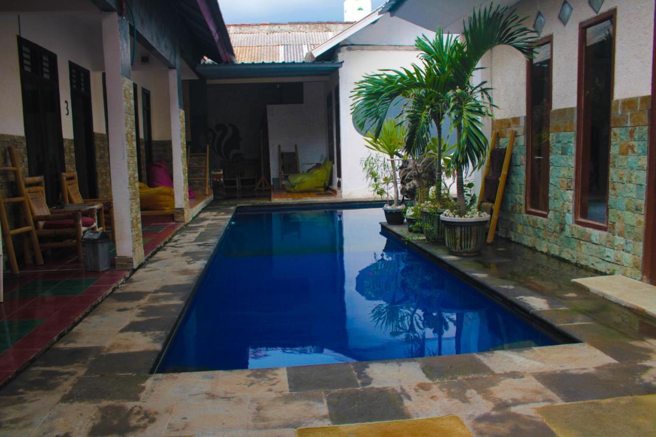Wahyu Gili 1 Hotel Джили Трауанган Екстериор снимка