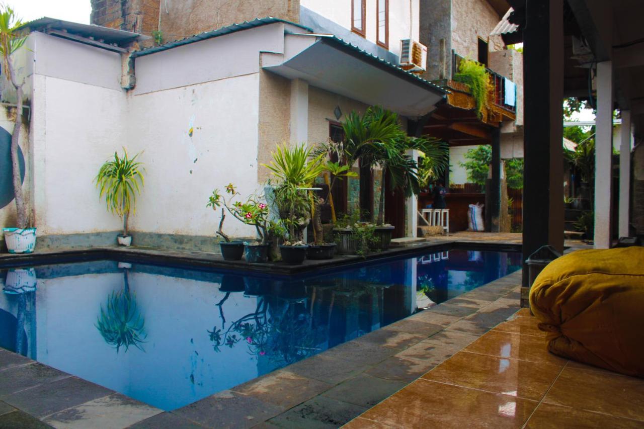 Wahyu Gili 1 Hotel Джили Трауанган Екстериор снимка