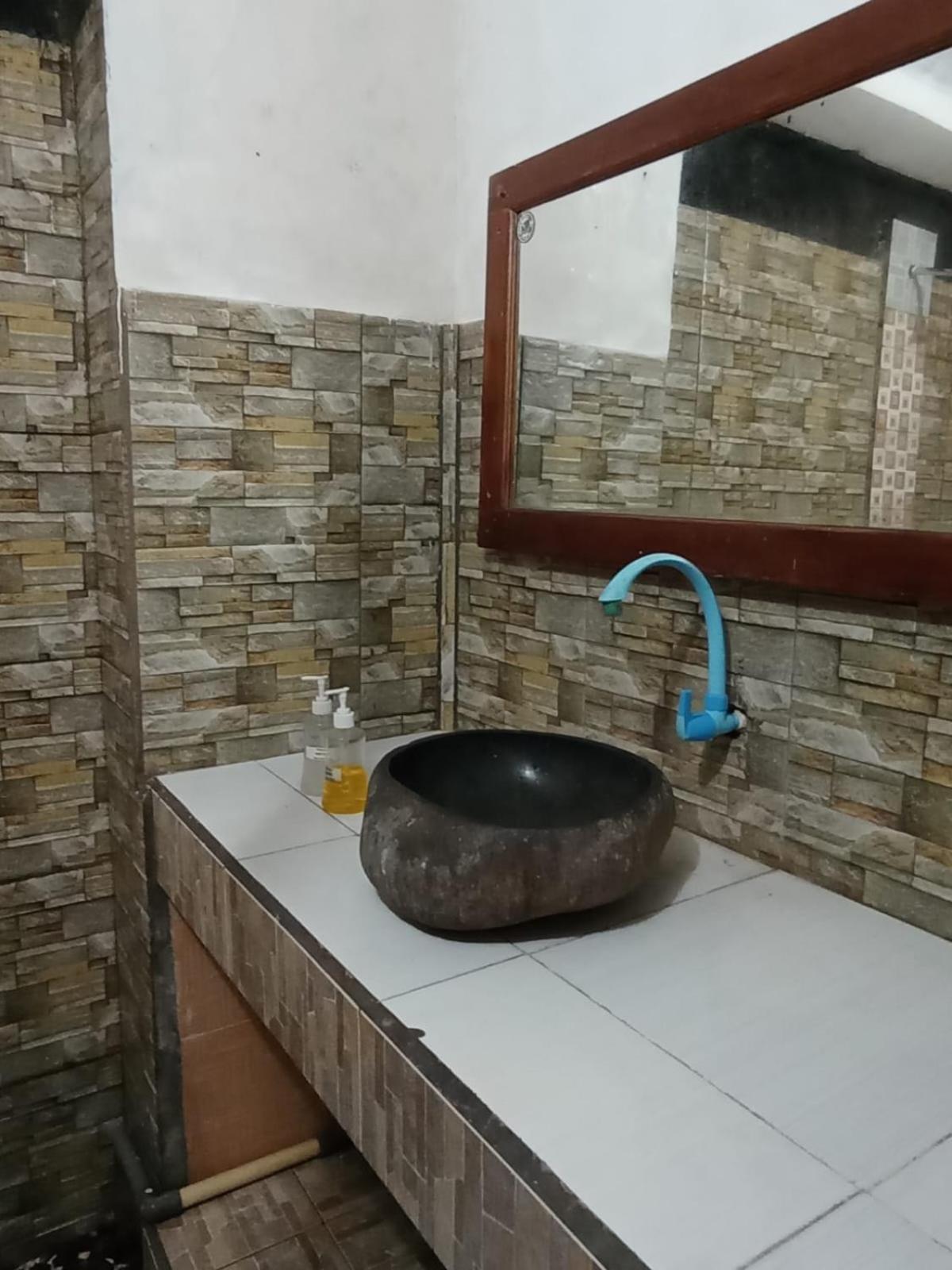 Wahyu Gili 1 Hotel Джили Трауанган Екстериор снимка